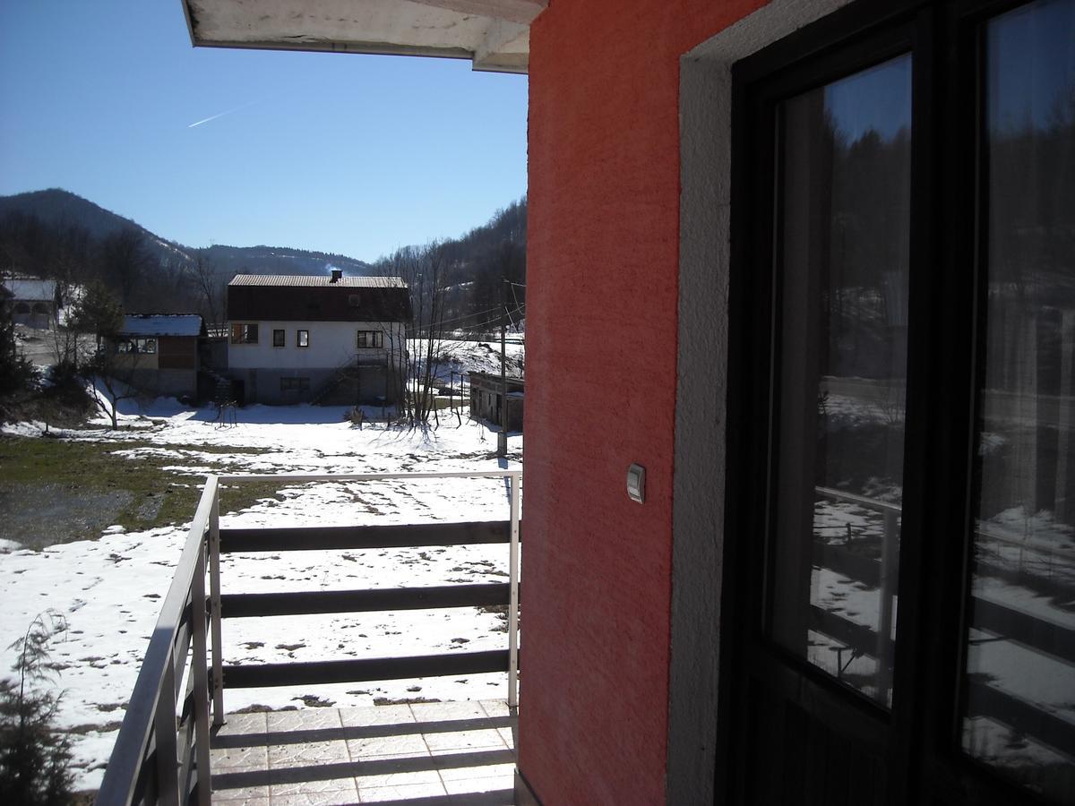 Motel Sretno Good Luck Trnovo Exteriör bild