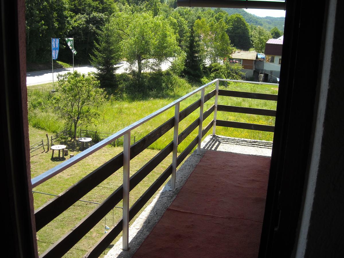 Motel Sretno Good Luck Trnovo Exteriör bild